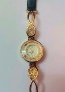 Ladies Wrist Watch Not Working Due To Battery (Battery Is Weak)