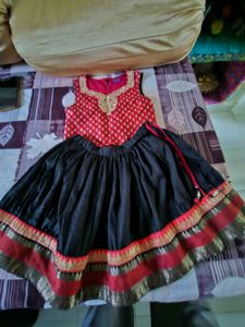 Traditional Top And Skirt Set For Girls