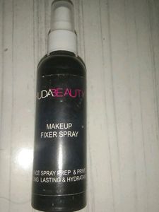 Huda Beauty Makeup Fixer