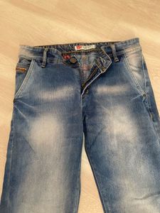 Levi’s slim fit denim