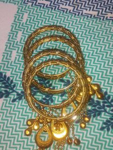 Golden bangle, in size24