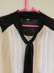 Chic Black &amp; White Blouse