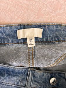 Chic H&amp;M Denim Shorts – Size 28 Waist