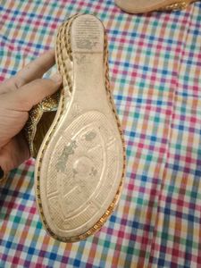 GOLD COLOUR HEELS