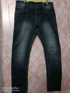 BUpgrade your style with versatile denim jeans