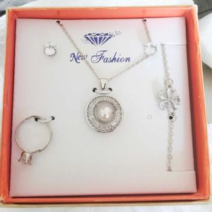 Silver Plated Chain Set.