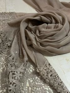 Golden Hijab Wid One Side Lace N Daimond
