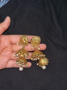 Earings