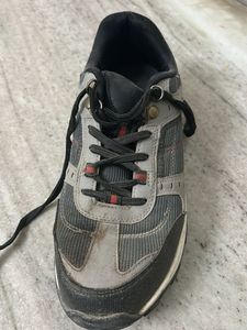 Men&#39;s Gray/Black Trail Sneakers