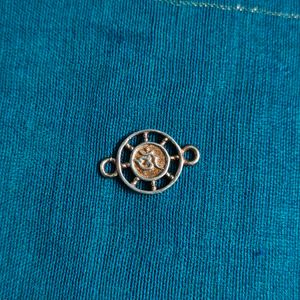 92.5 Om Charm