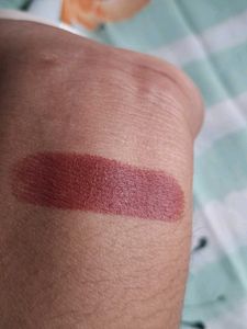 Shade 05 (Compact);lipstick (Shade 02 Brown)