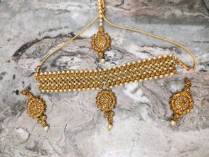 Jewellery Golden Colour Set....