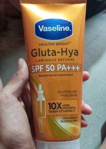 Vaseline Gluta-Hya SPF 50