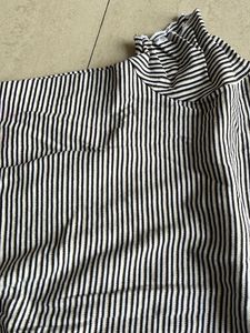 H&amp;M Black and white Crop strip top
