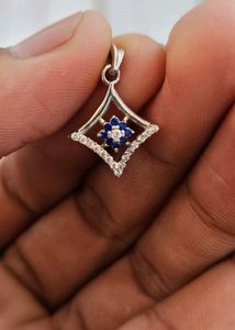 Girl&#39;s Pendent For Regular Use