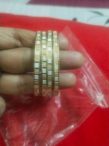 Beutiful Bangles 4 Pc