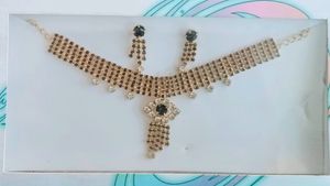 Black &amp; Gold Jwellery Set
