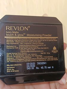 Revlon Touch &amp; Glow Moisturising Powder