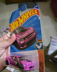 Hot Wheels SRT Viper &amp; Dodge Charger Hellcat