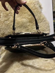 Chic Black Handbag