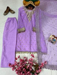 New Stayle Beautiful Women Dress Inpoted Pakistani