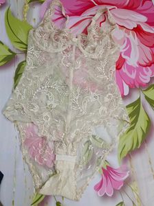 (1300)Vintage Lace Bodysuit
