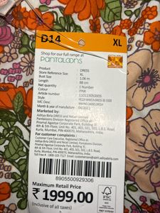 Beautiful Foral Summer Dress (New with Tag)