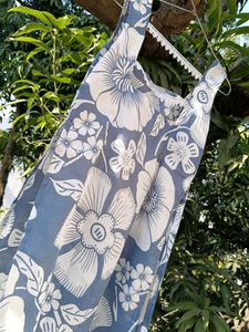 Floral Sleeveless kurti slit til uper waist