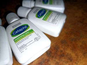 4 Cetaphil Moisturizing Lotion