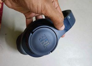 JBL Tune 700BT
