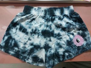 Size M ,quality very good and Bought From Good Store, Almost New