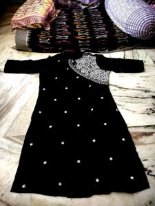 Black Embroidered Kurta
