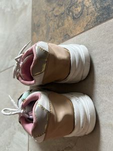 Chic Multi-Color Women&#39;s Sneakers