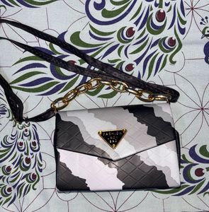 Fancy sling bag