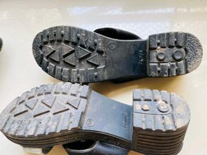 Comfortable Black &amp; Gray Slides