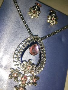 Beautiful Pendant Set