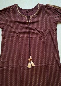 Brown Kurta with Golden Thread Embroidery !