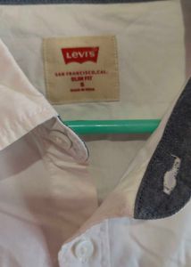 Levi&#39;s White Button Down Shirt