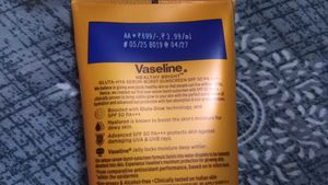 Vaseline Gluta-Hya SPF 50