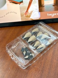 ARTIFICIAL NAILS