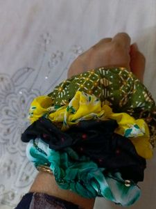 Scrunchies❤