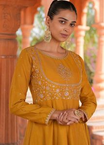 Elegant Kurta Set With Vichitra Fabric