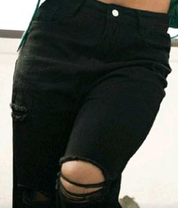 SAVANA Ripped Black Jeans