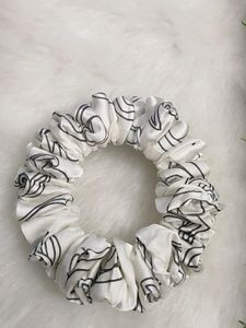 Black &white Ruffled Scrunchie 🎀