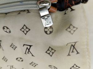 Louis Vuitton (Envelope) No Code
