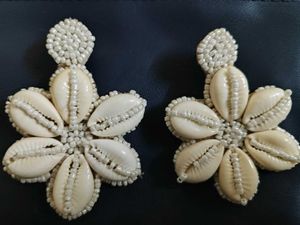 Pearl Kaudi Earrings Beach Vibes
