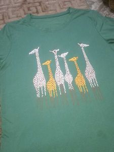 Green Giraffe Print T-shirt