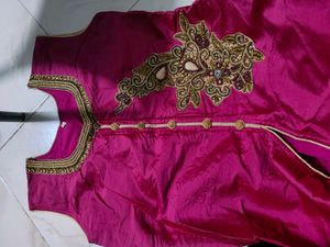 It&#39;s Gown With Golden Lehnga