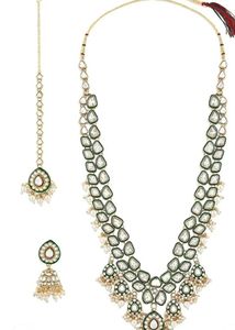 Elegant Kundan Jewelry Set