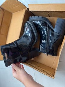 El Paso Black Platform Boots